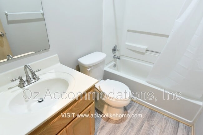 Building Photo - 635 S Woodson Ln