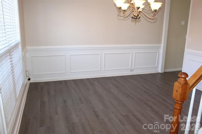 Building Photo - 9651 Laurie Ave NW