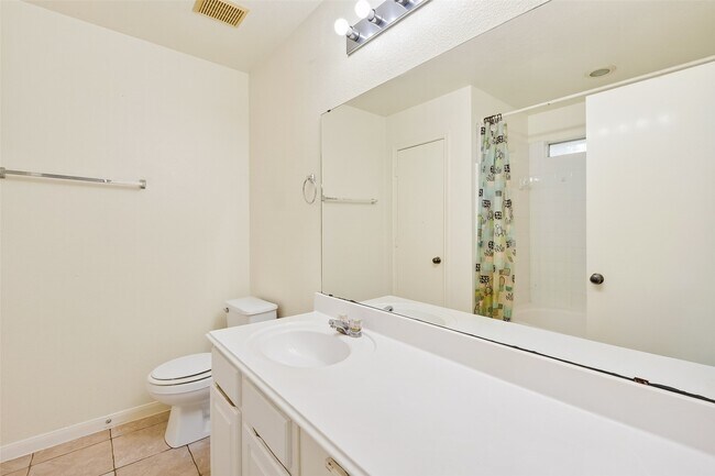 Building Photo - 10426 Briar Patch St