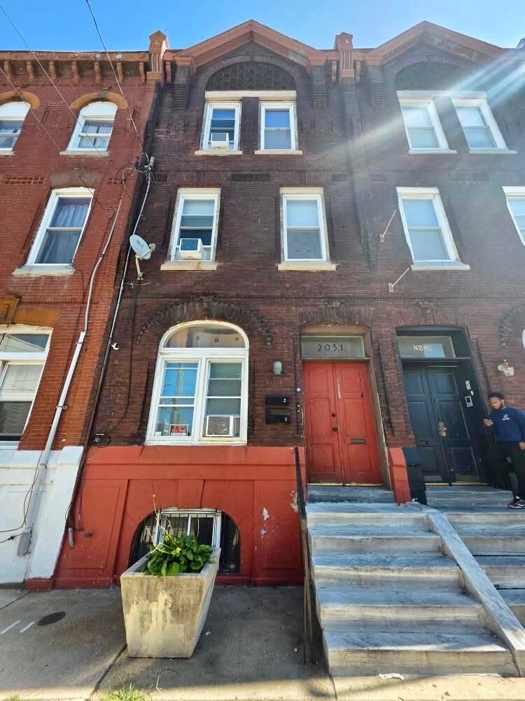 Building - 2031 N 15th St