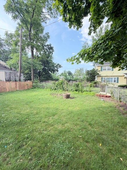 Building Photo - 10 Idlewild Park