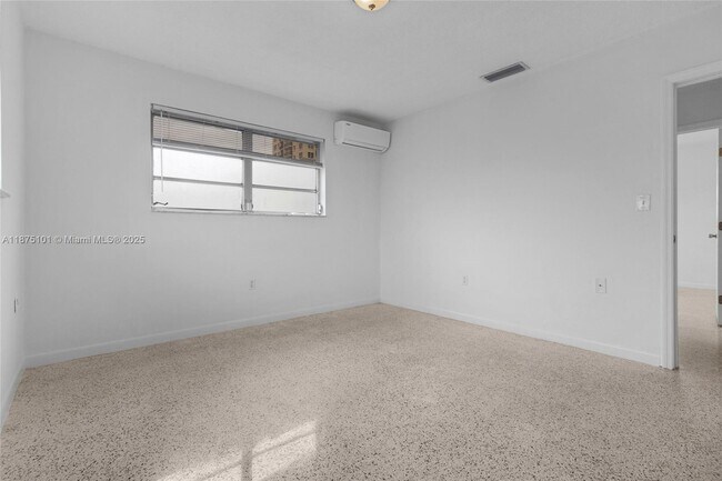Building Photo - 3269 SW 23rd St