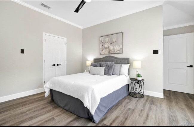 Building Photo - "Charming 4-Bedroom Home with Elegant Gran...