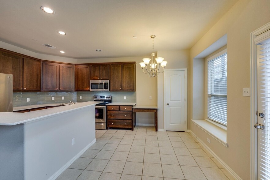 Building Photo - 4411 Samarth St