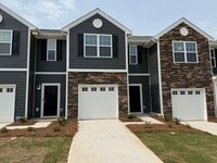 Building Photo - Brand New home in York!