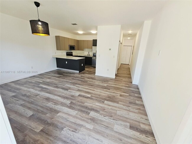 Building Photo - 127 NE 184th Terrace