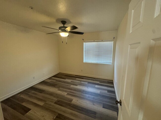 Building Photo - 3450 Rancho Diego Cir