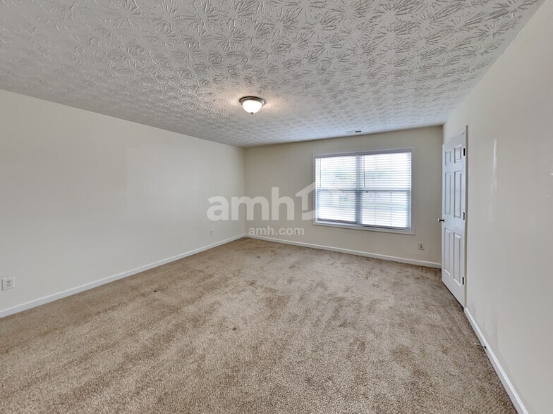 Building Photo - 104 Arbor Creek Way