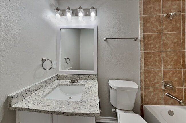 Building Photo - 20834 Clay Landing Ln