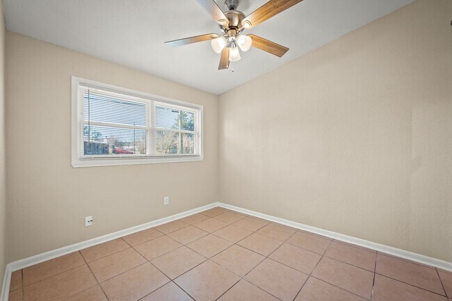 Building Photo - 909 Westgate Dr