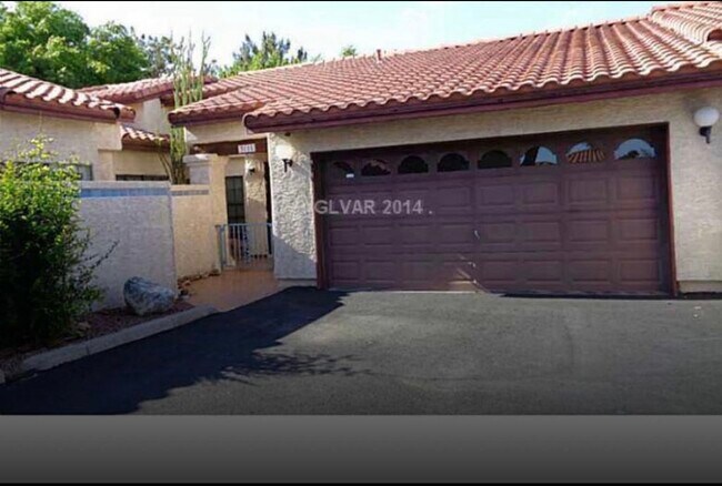 Building Photo - 3115 La Mancha Way