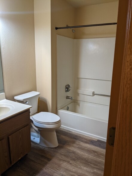 Bath with Tub Surround - 9915 W Oklahoma Ave