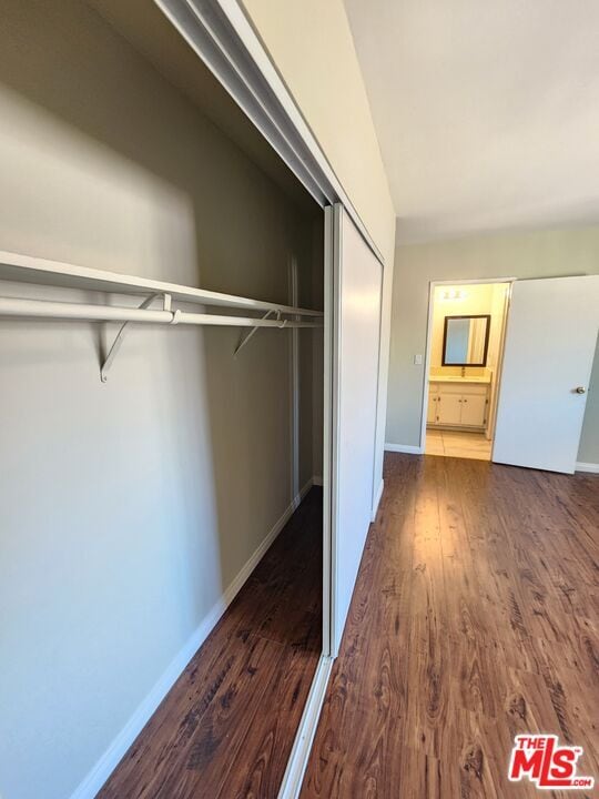 Building Photo - 7925 Vineland Ave