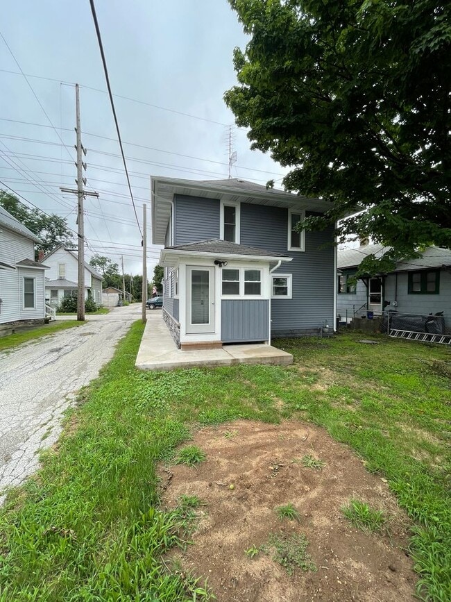 Building Photo - 4 Bedroom Home Near Downtown Goshen