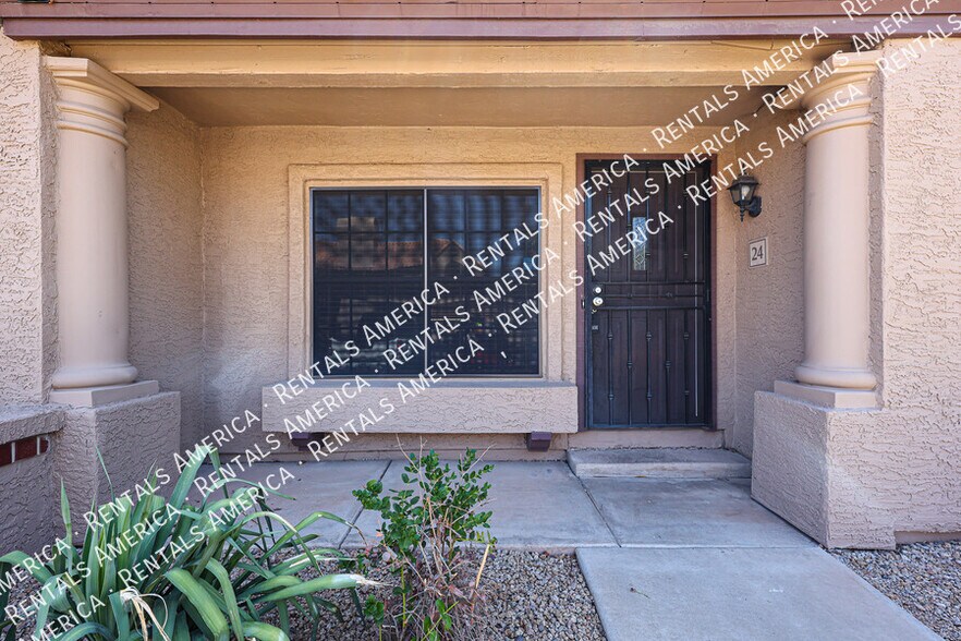 Building Photo - 3491 N Arizona Ave