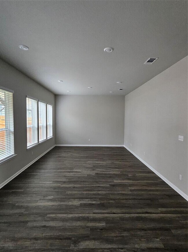 Building Photo - 1020 Vista View Dr