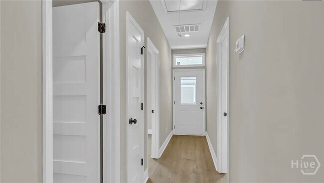 Building Photo - 1019 W 35th St