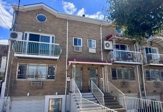 Building Photo - 72-38 Calamus Ave