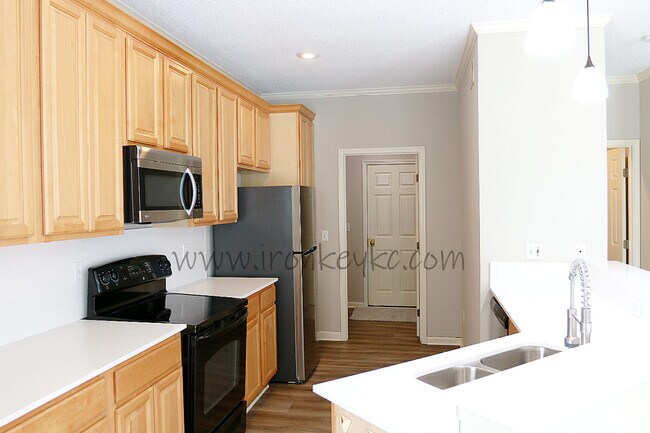 Building Photo - 9219 Boehm Dr