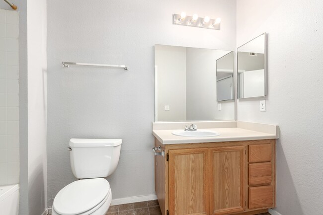 Building Photo - Luxury Living at The Falls - Ground floor ...