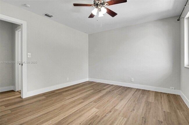 Building Photo - 1211 N Andrews Ave