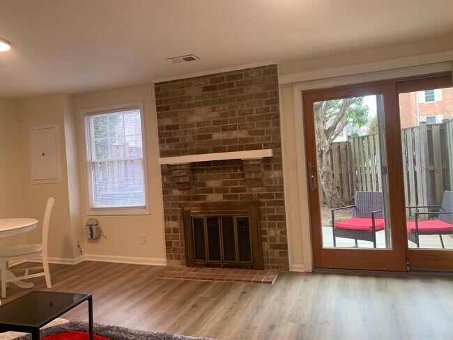 Building Photo - 7536 Westlake Ter