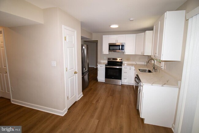 Building Photo - 7822 Rolling Vista Ct