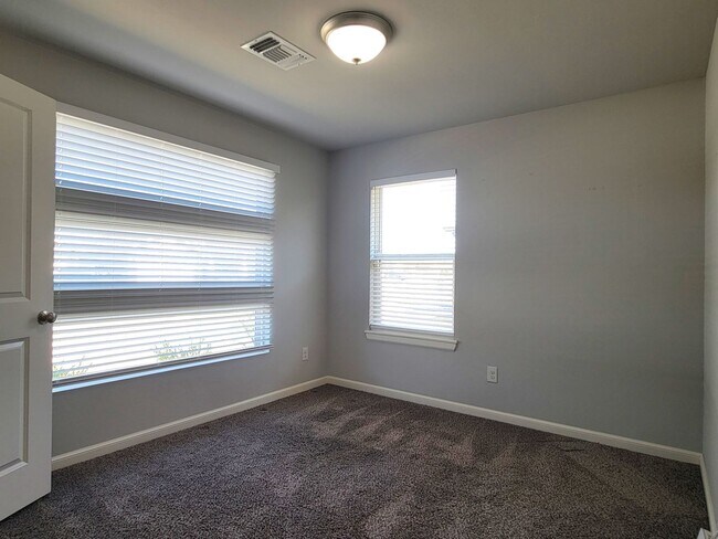 Building Photo - 18641 Cantar Dr