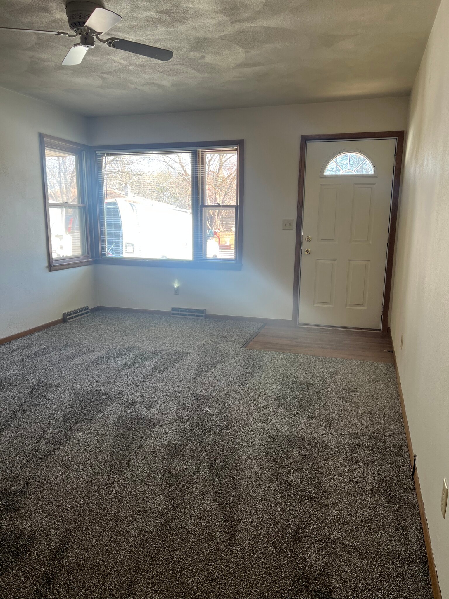 Building Photo - 1825 Ontario Dr