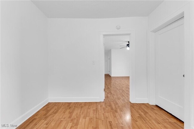 Building Photo - 5910 Laverne Ave