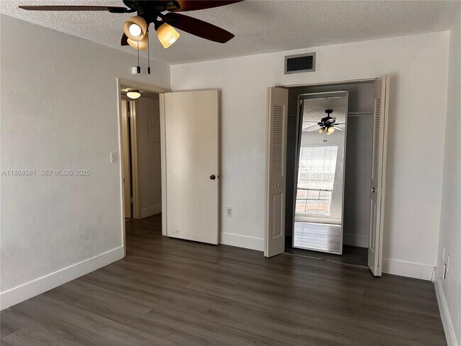 Building Photo - 7231 Miami Lakes Dr