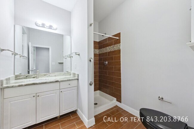 Building Photo - 4585 Great Oak Dr