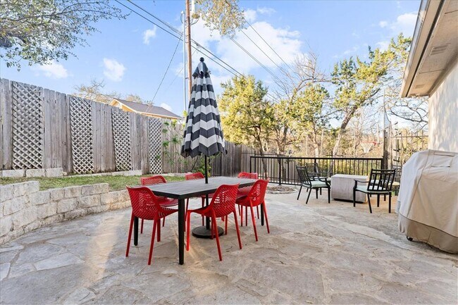 Building Photo - 10502 Grand Oak Dr