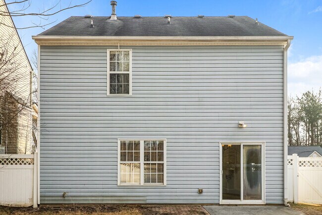 Building Photo - 228 Woodland Way