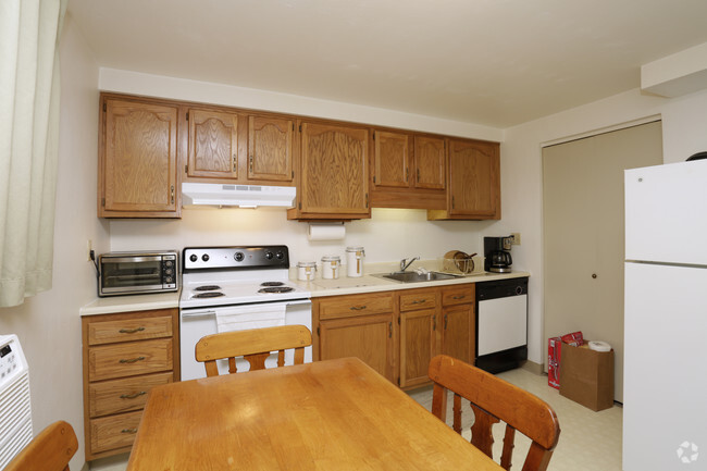 2BR - Kitchen - Colony East Townhomes