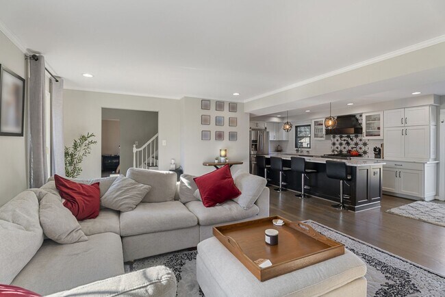 Building Photo - 3100 Franklin St