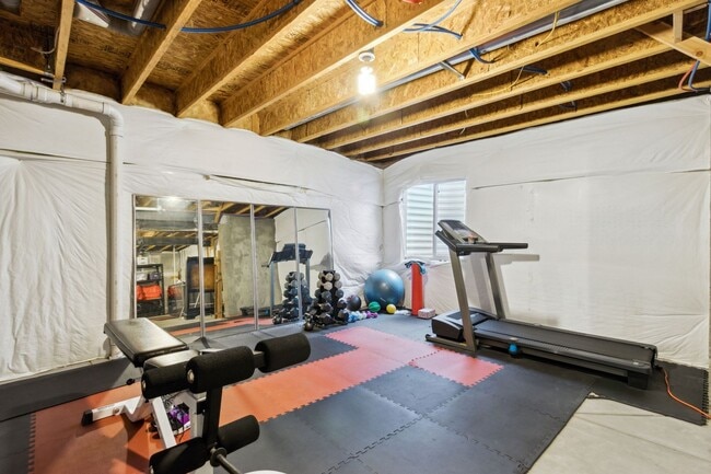 Building Photo - Modern and Updated 3-Bedroom, 2.5 Bathroom Home with Solar in Windshire Park