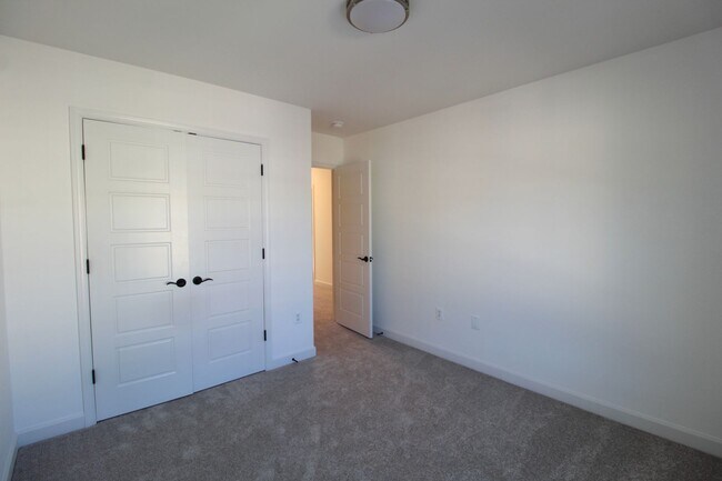 Building Photo - Brand New Luxury 4-Bedroom Townhome with a garage at The Townes at Congers Creek – Phase 3