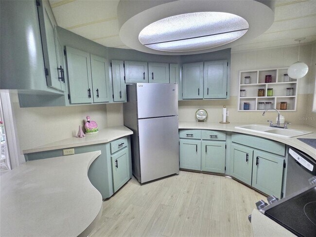 Building Photo - 46 E Palm Forest Dr