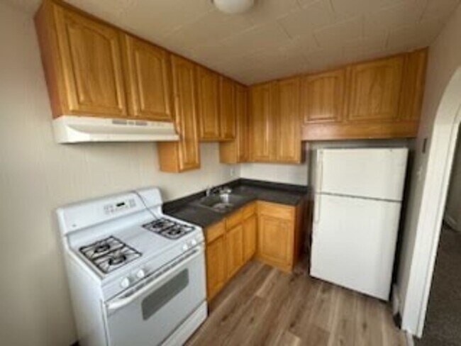 Building Photo - 4561 Loring St