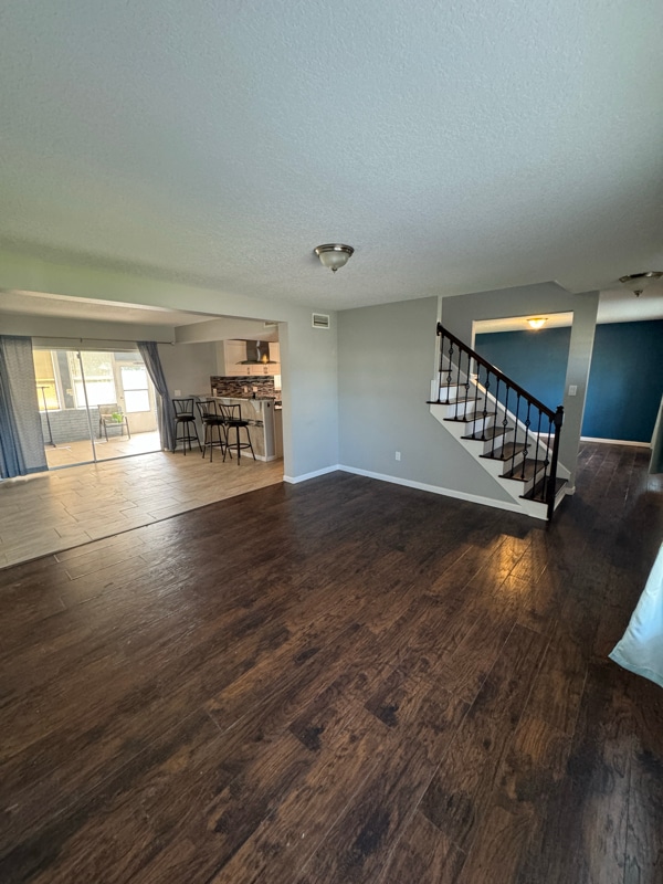 Building Photo - 942 Chace Ln NE