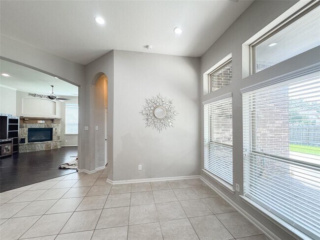 Building Photo - 4714 Western Brook Dr