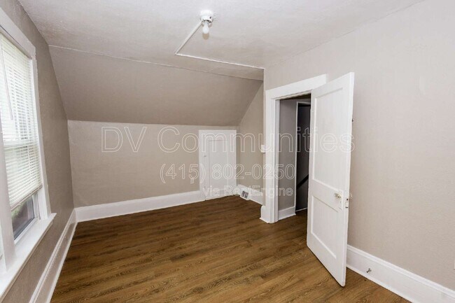 Building Photo - 3818 Highland Rd