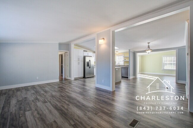 Building Photo - 1807 United Dr