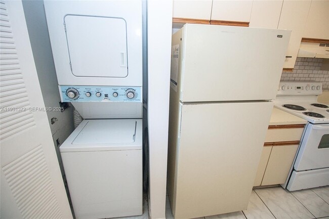 Building Photo - 9962 Nob Hill Pl