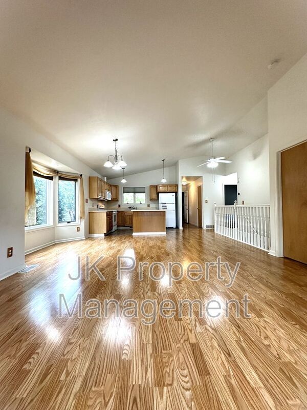 Building Photo - 3209 Wild Rose Ln