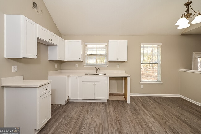 Building Photo - 541 Rosalind Terrace