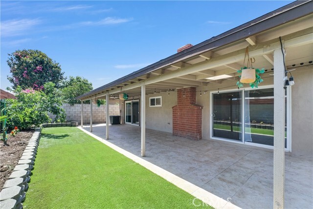 Building Photo - 5071 Doanoke Ave