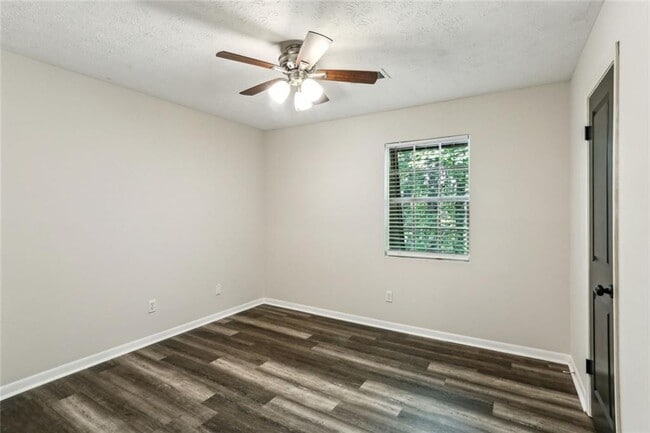Building Photo - 3135 Reeves St