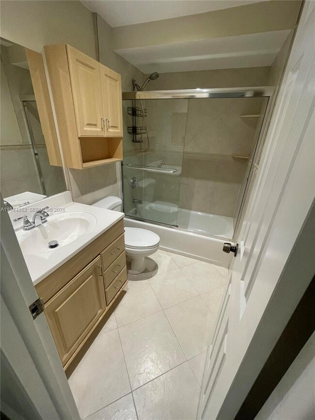 Building Photo - 242 Wimbledon Lakes Dr